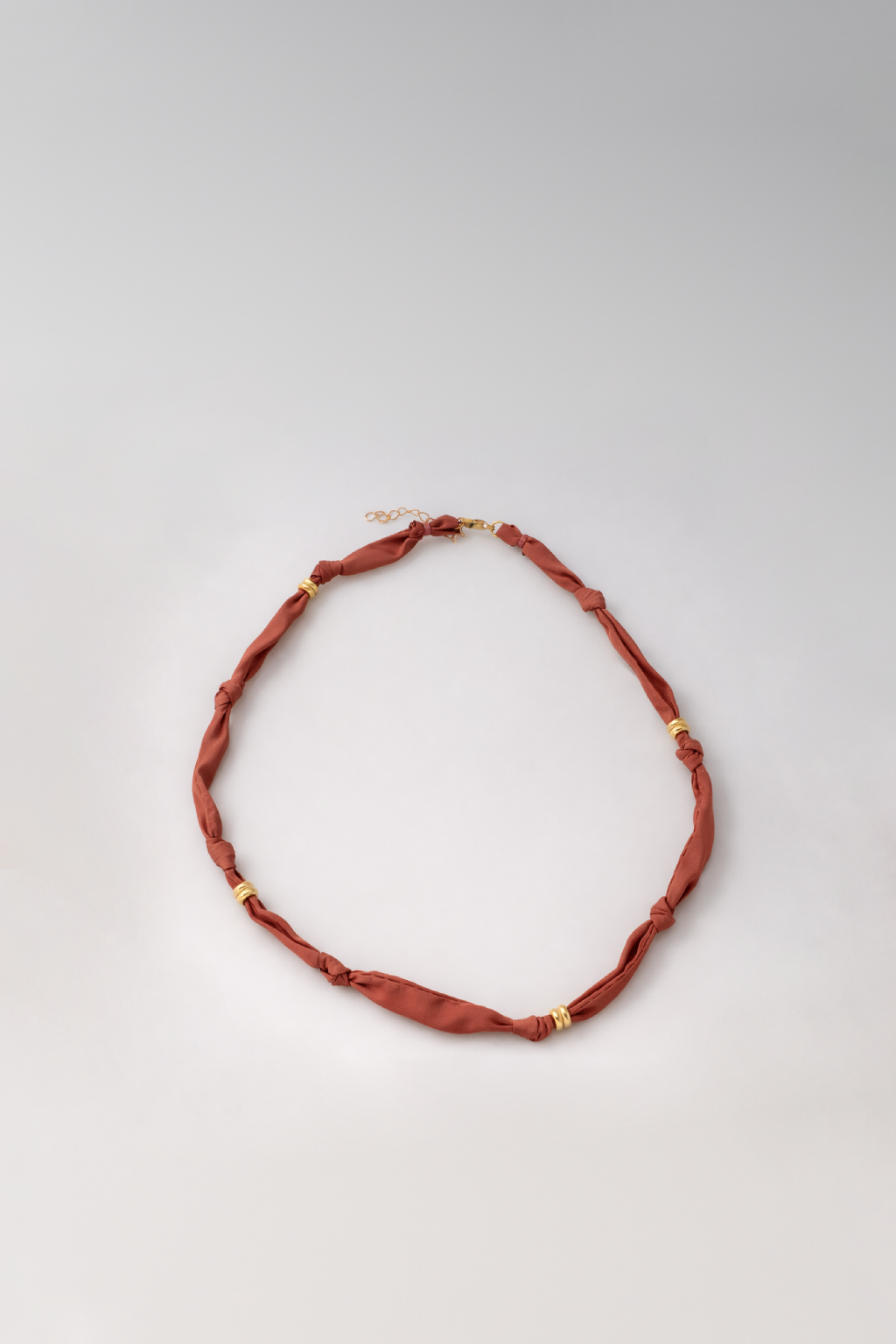 Bijoux Collier tissu noué avec perles en acier inoxydable Doré - Noisette